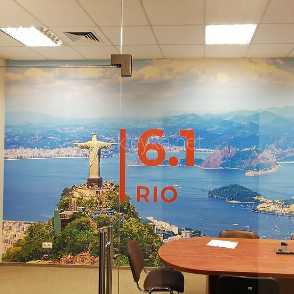 Поклейка фотошпалер/фотообоев в офісі Ріо